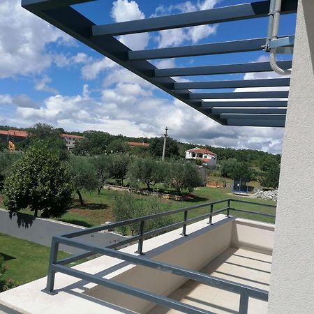 Villa Oskar Istrien Sveti Lovreč Pazenatički Buitenkant foto